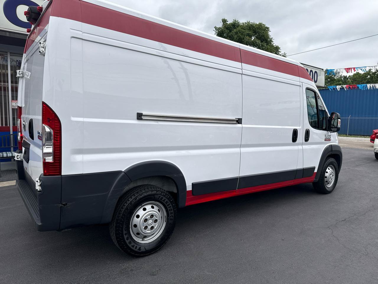 Used 2017 RAM ProMaster 2500 FWD image 3