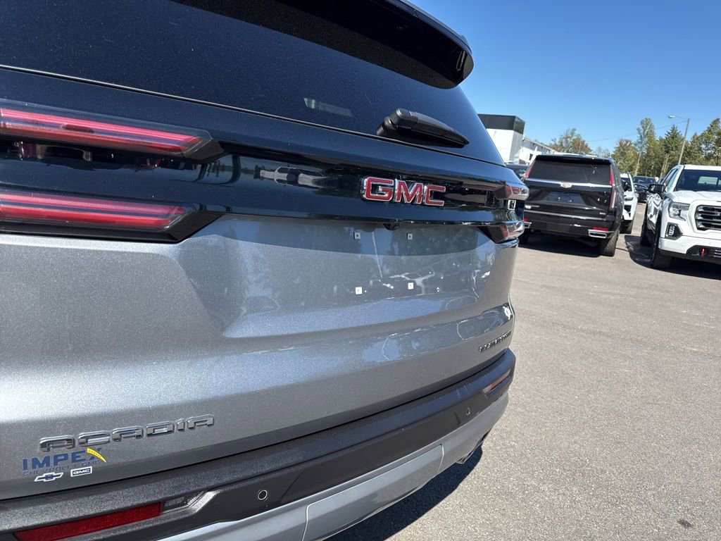 Used 2025 GMC Acadia Elevation image 32