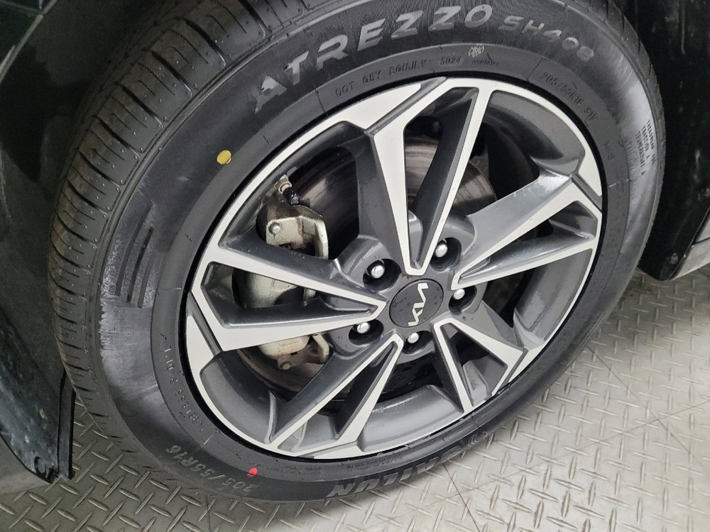 Used 2024 Kia Forte LXS image 31