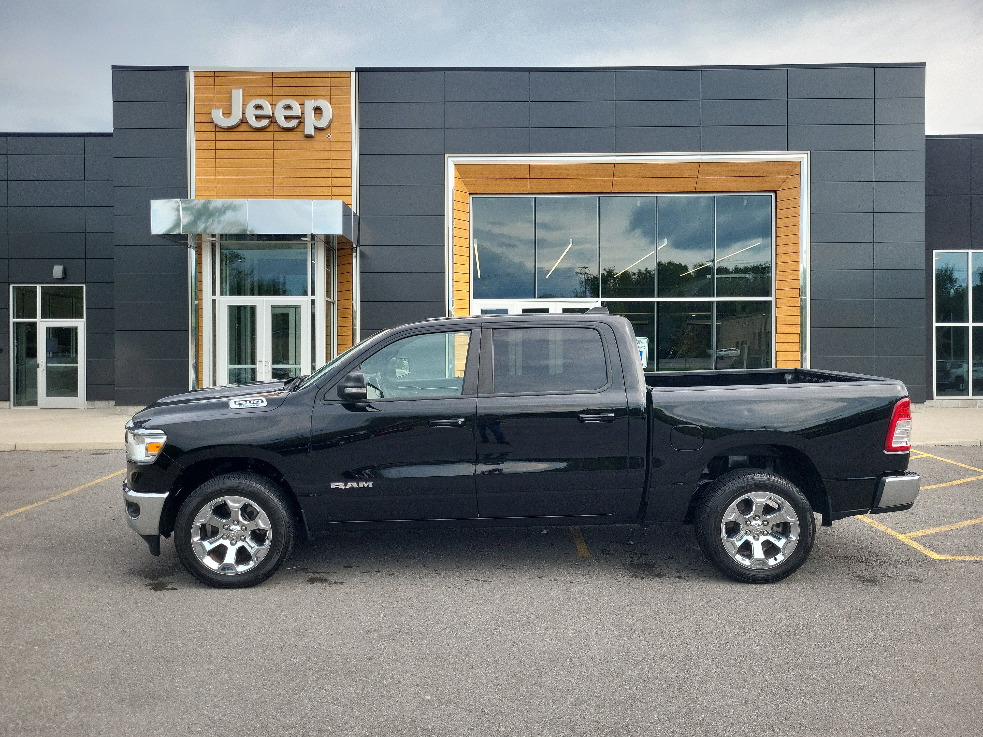 Used 2022 RAM 1500 Big Horn image 2