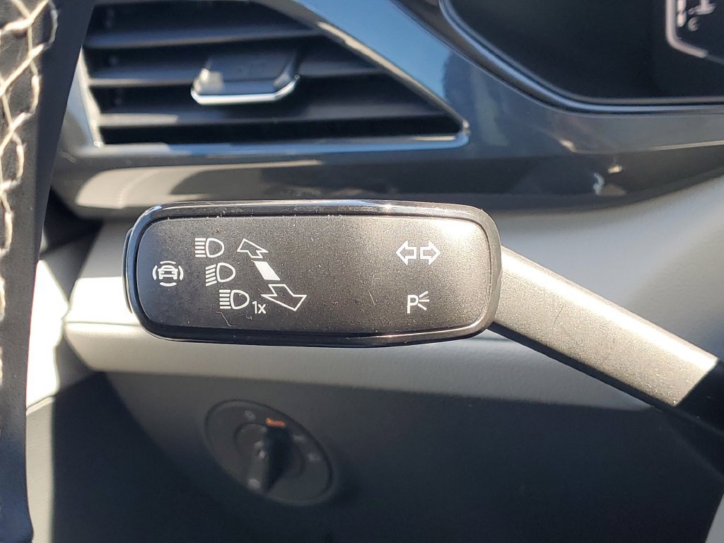 Used 2024 Volkswagen Taos SEL AWD/4WD image 25