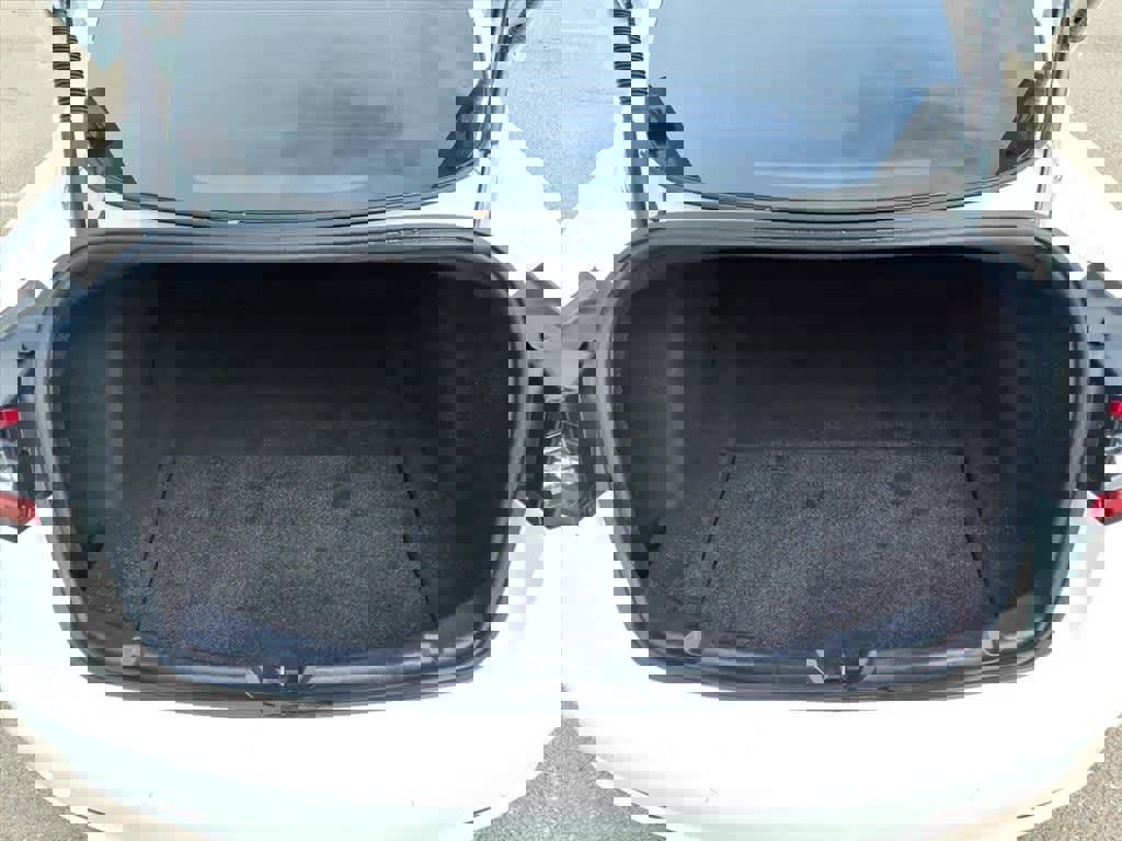 Used 2021 Tesla Model 3 Standard Range Plus image 6