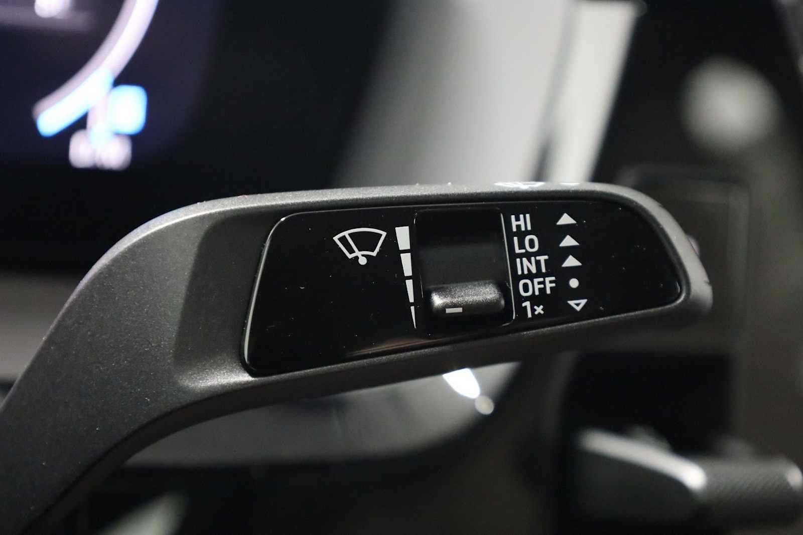 Used 2025 Porsche Panamera 4 image 28