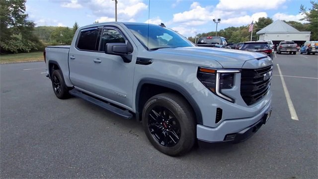 Used 2024 GMC Sierra 1500 Elevation image 2