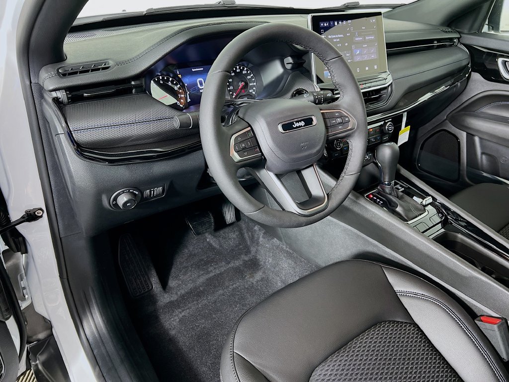 New 2026 Jeep Compass Latitude AWD/4WD image 9