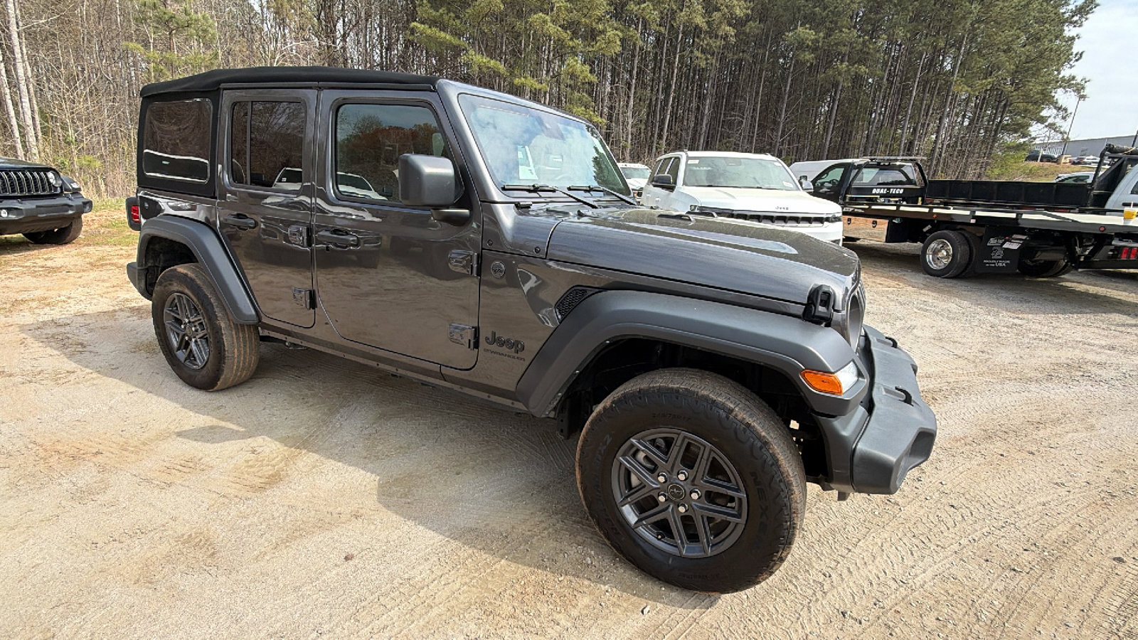 Used 2024 Jeep Wrangler Sport S image 5