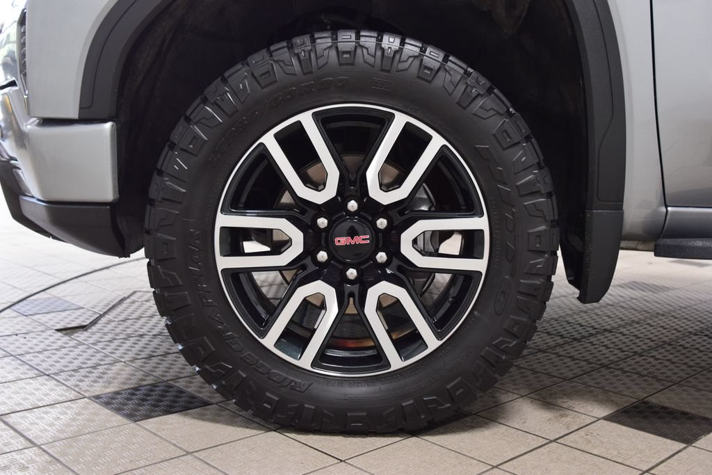 Used 2023 GMC Sierra 1500 AT4 w/ Technology Package AWD/4WD image 24