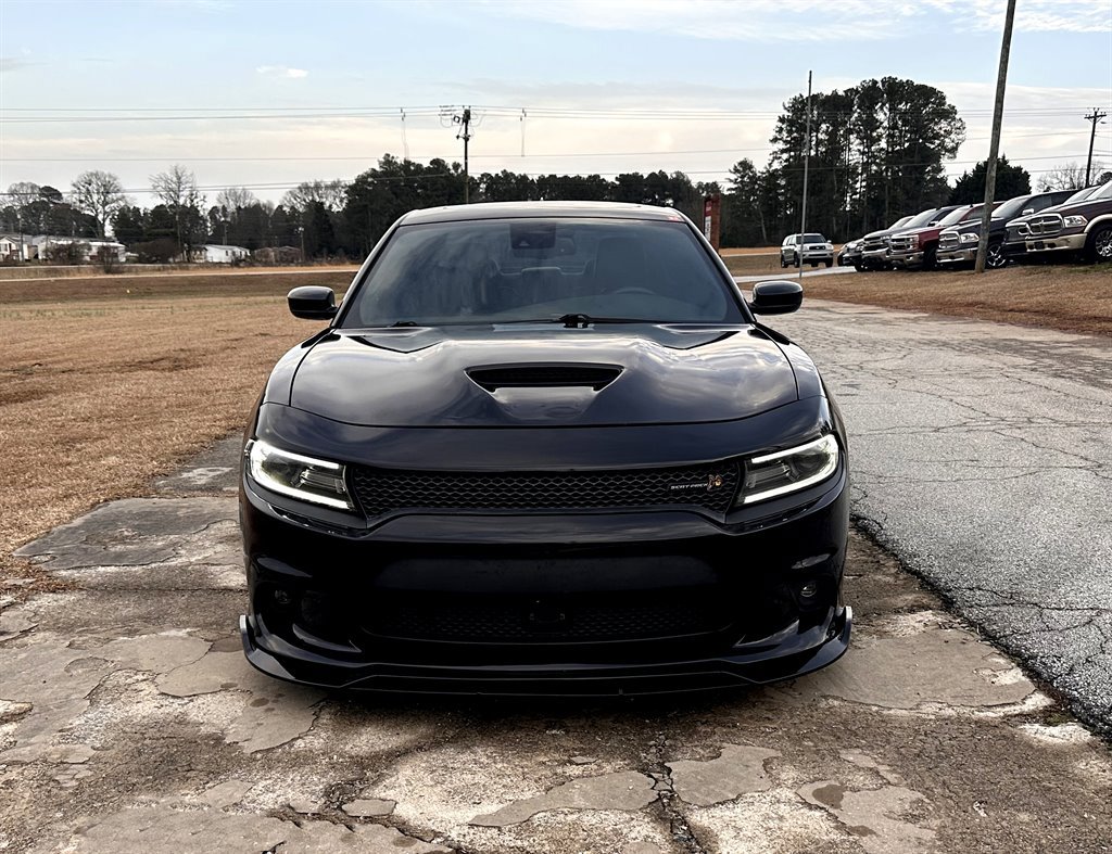 Used 2015 Dodge Charger R/T Scat Pack w/ Technology Group RWD image 2