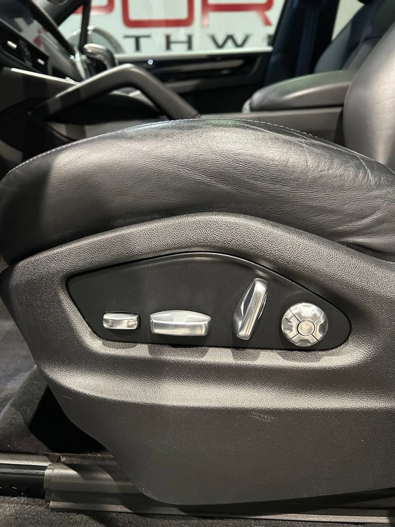 Used 2021 Porsche Cayenne S AWD/4WD image 12