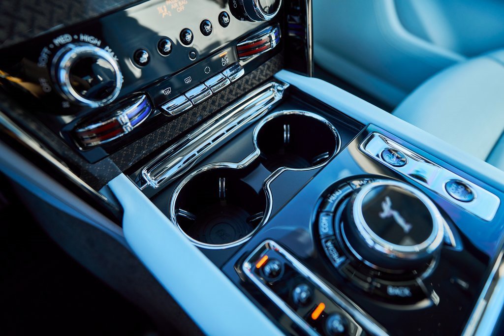 Used 2022 Rolls-Royce Cullinan Black Badge w/ Dark Exterior Package image 65