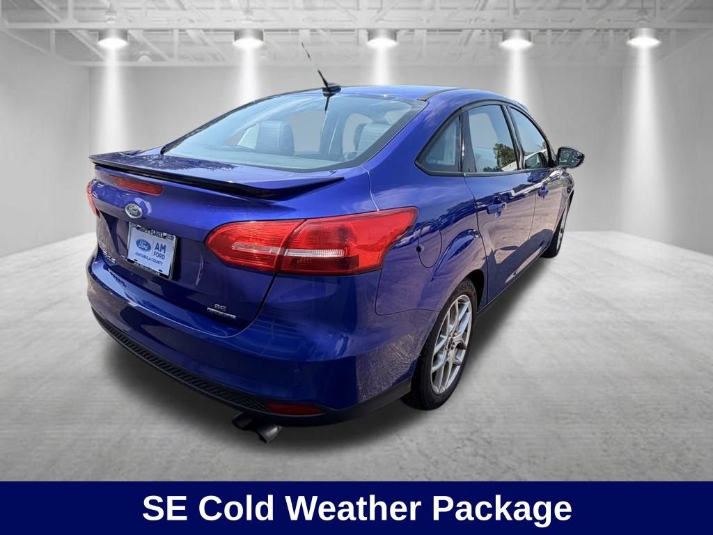 Used 2015 Ford Focus SE w/ Equipment Group 201A FWD image 3