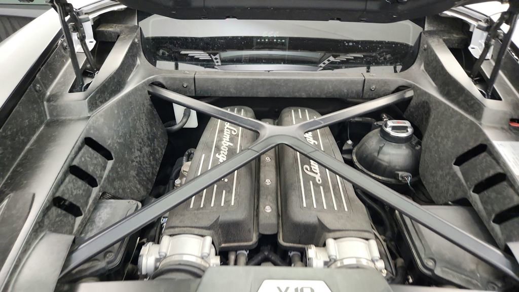 Used 2018 Lamborghini Huracan LP 580-2 image 31