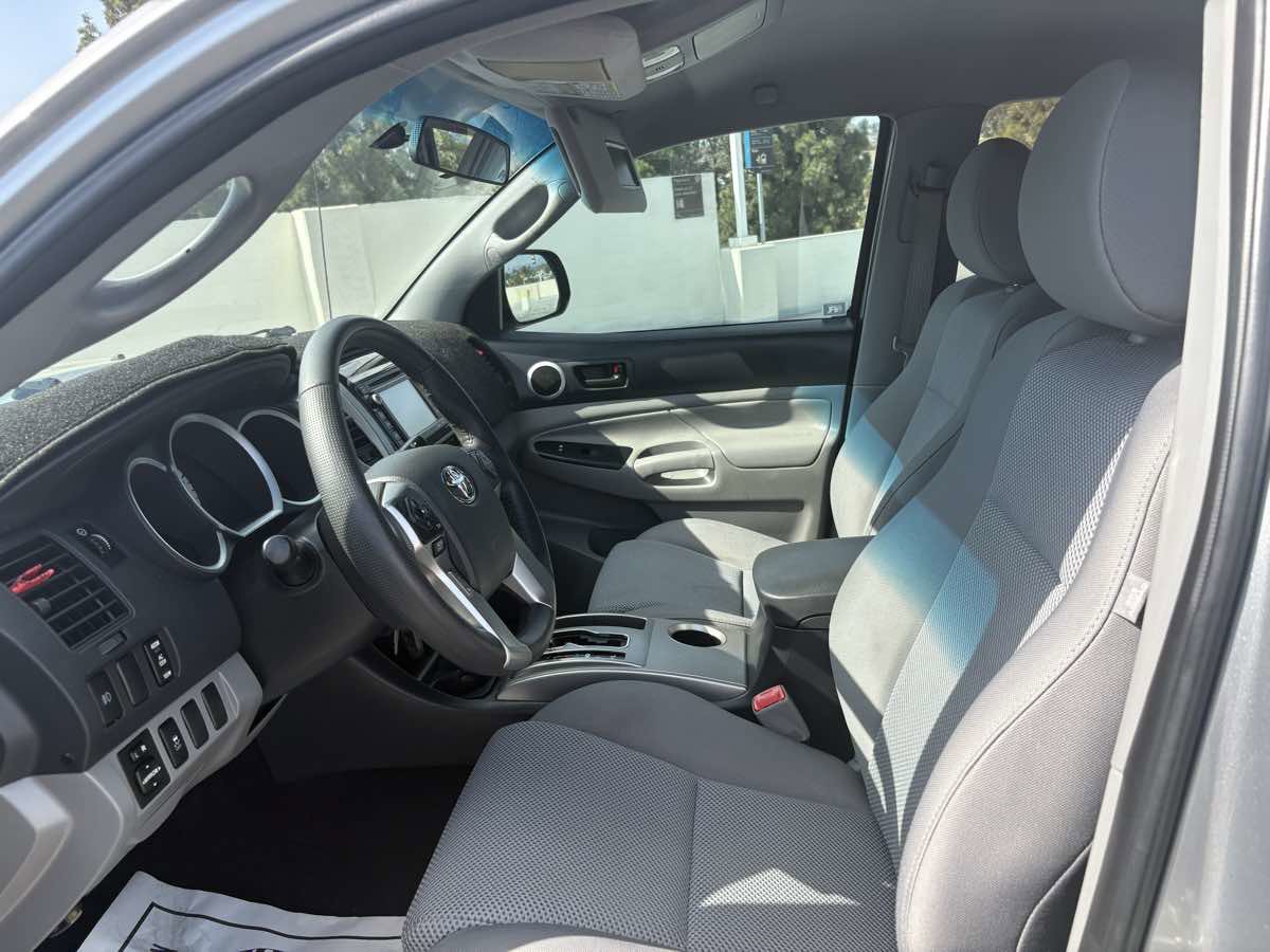 Used 2015 Toyota Tacoma PreRunner image 24