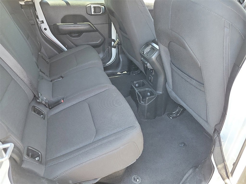 Used 2022 Jeep Gladiator Overland w/ Trailer Tow Package image 18