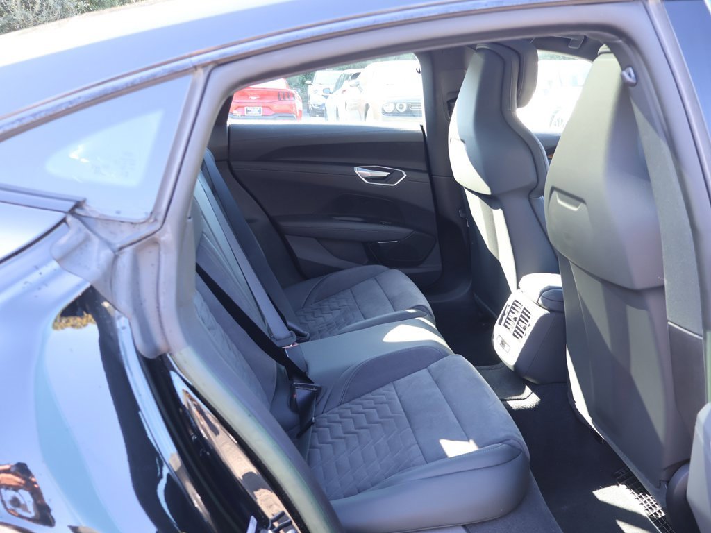 Used 2023 Audi e-tron GT Premium Plus image 37