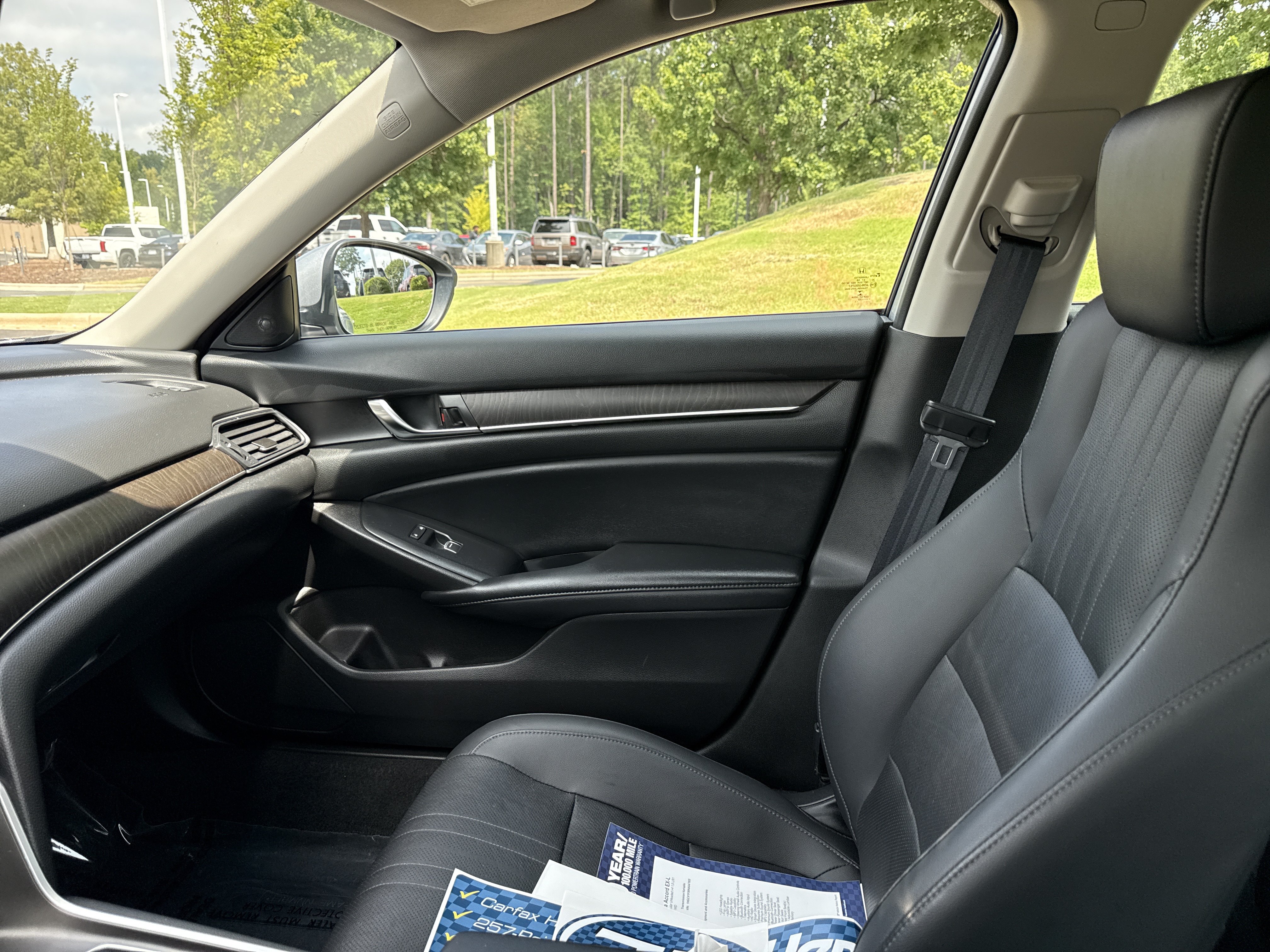 Used 2022 Honda Accord EX-L image 16