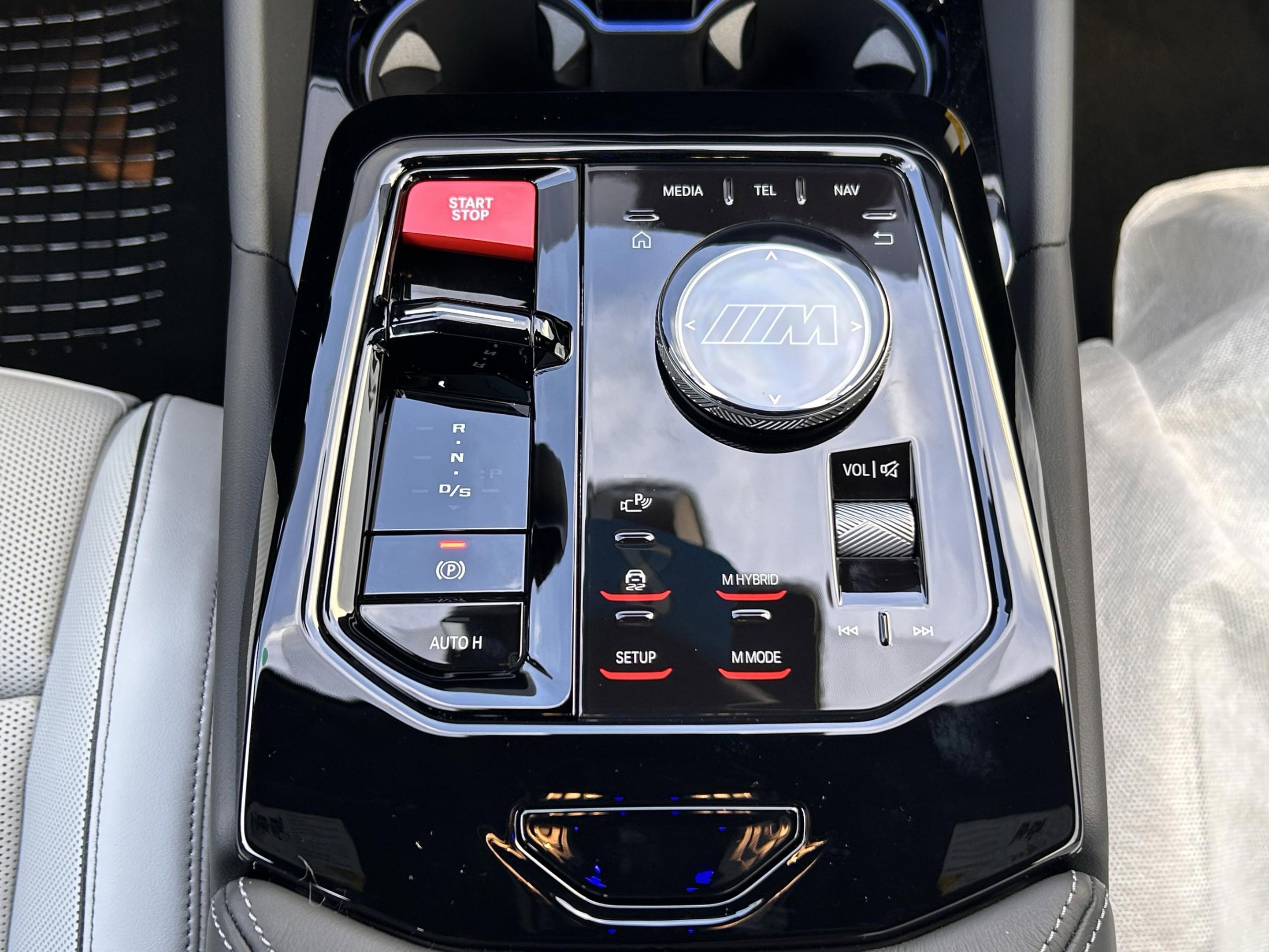 Used 2026 BMW M5 w/ Executive Package image 16