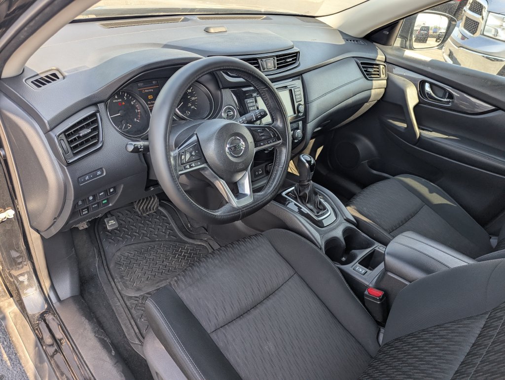 Used 2019 Nissan Rogue SV AWD/4WD image 25
