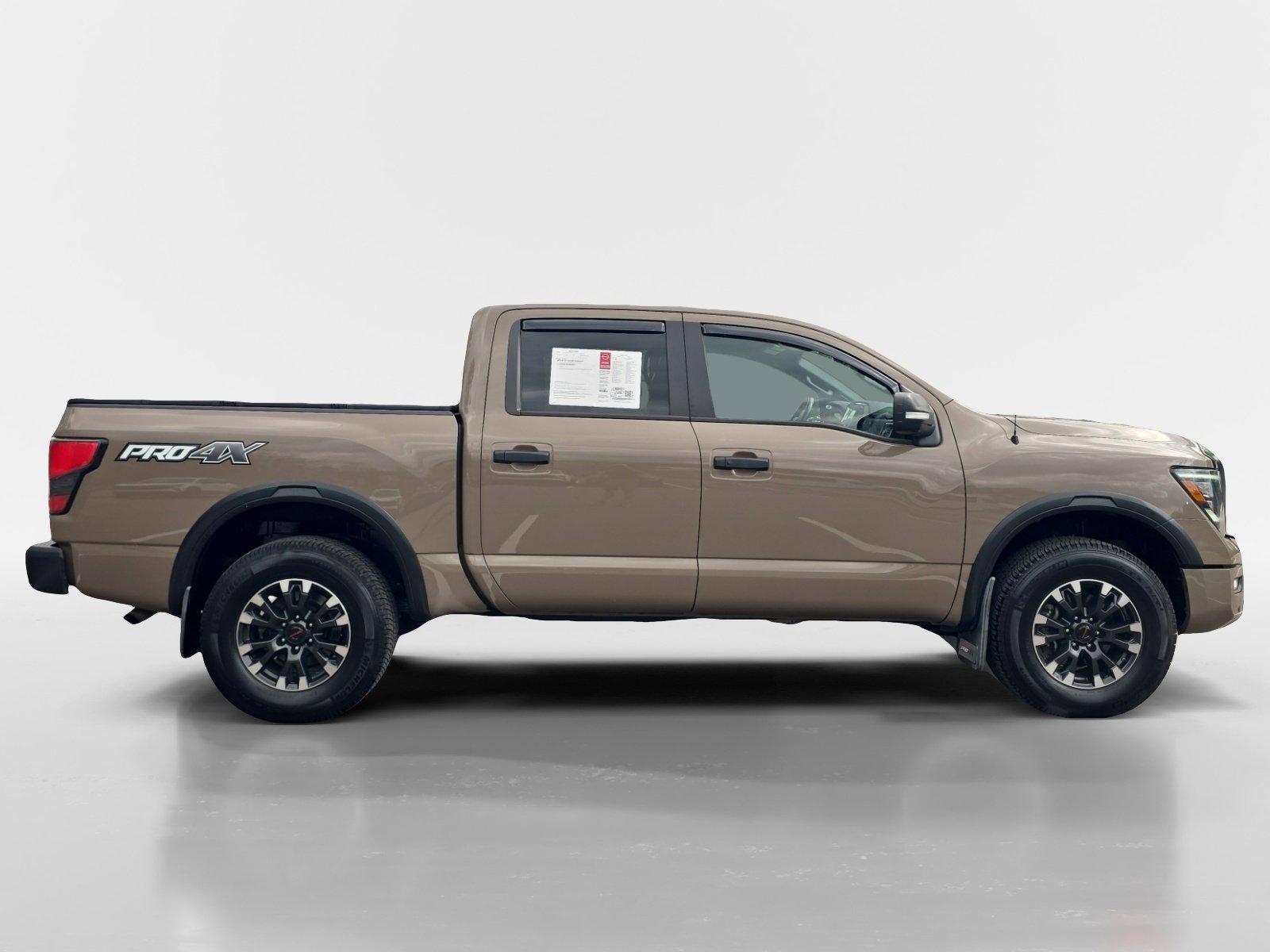 Used 2021 Nissan Titan PRO-4X w/ Pro-4x Convenience Package image 6