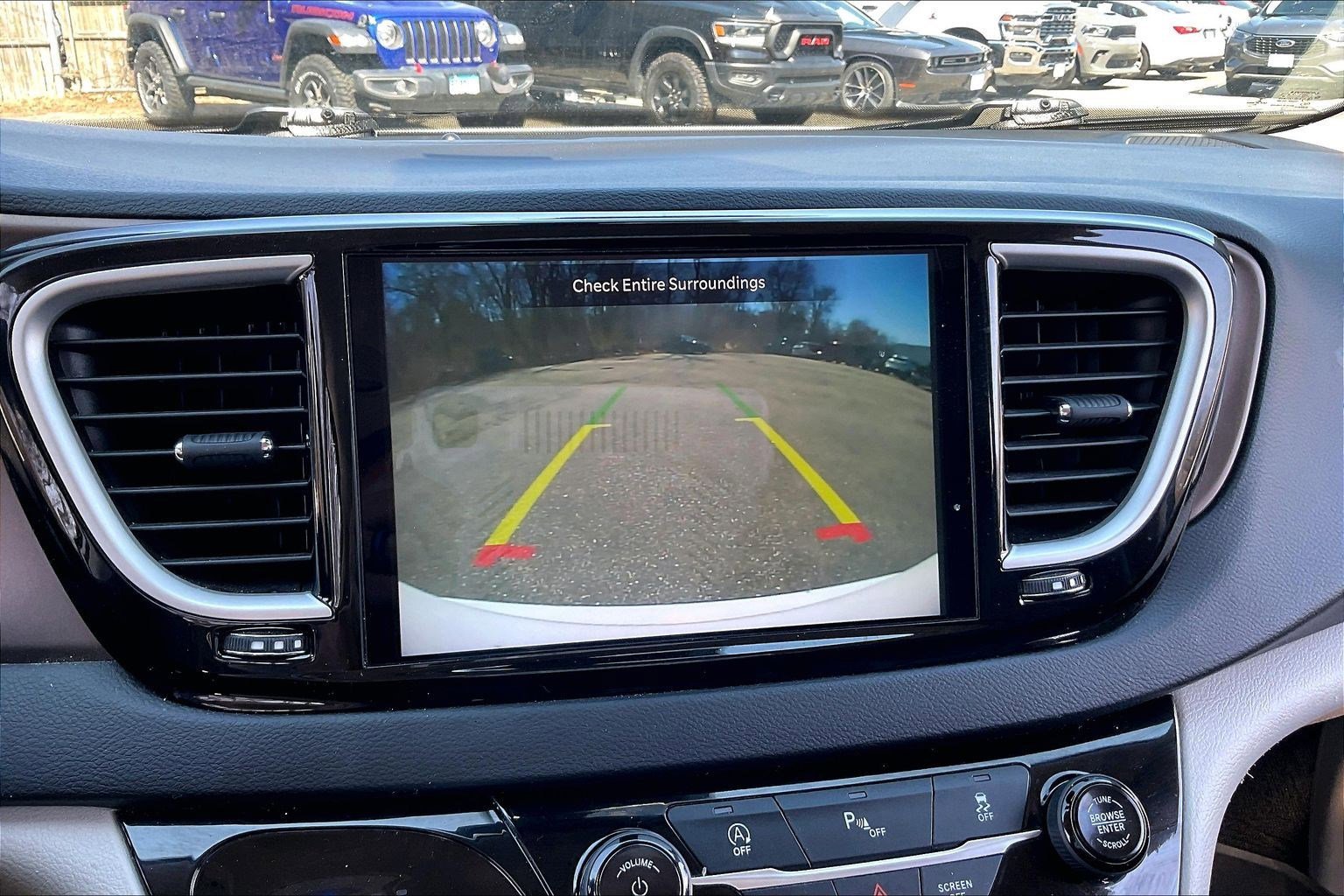 Certified 2022 Chrysler Voyager LX w/ Fleet Security Group image 19