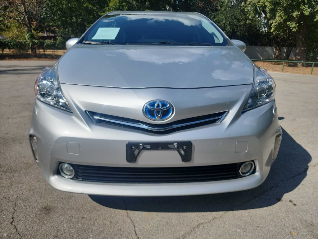 Used 2014 Toyota Prius V Five FWD image 2