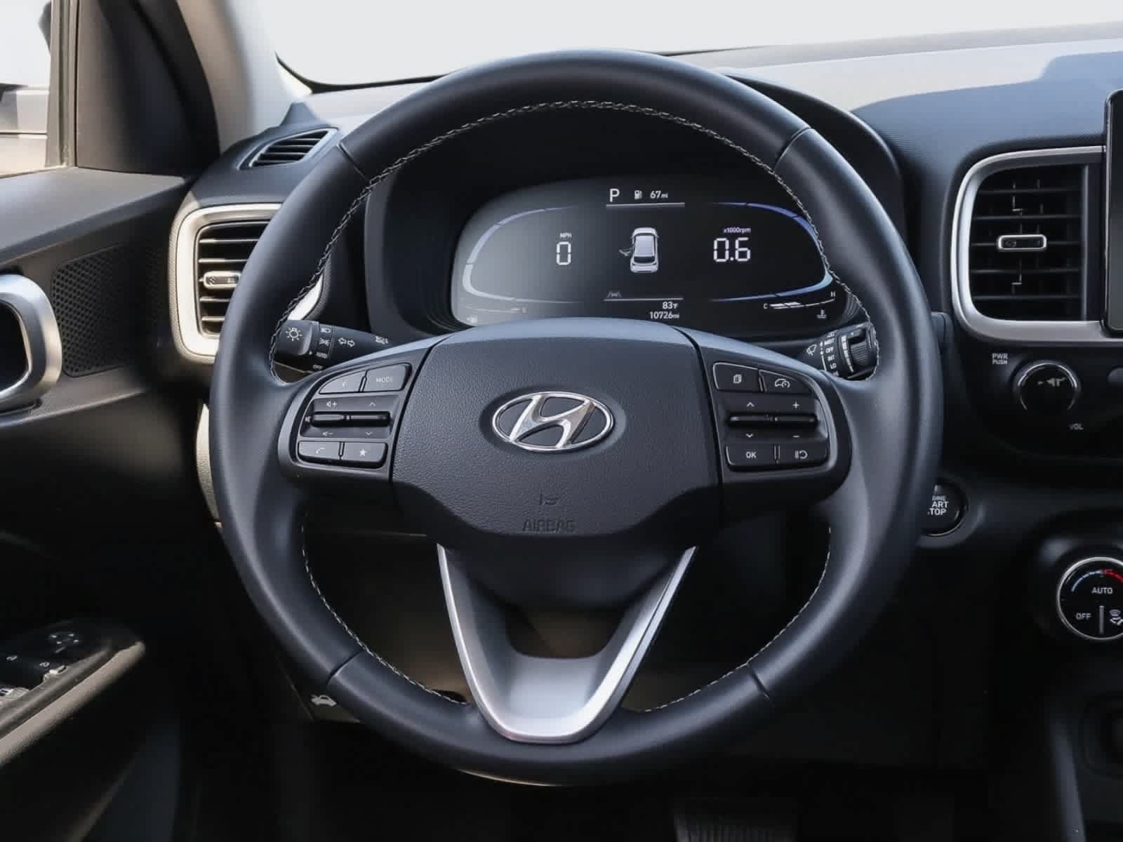 Used 2024 Hyundai Venue SEL FWD image 21