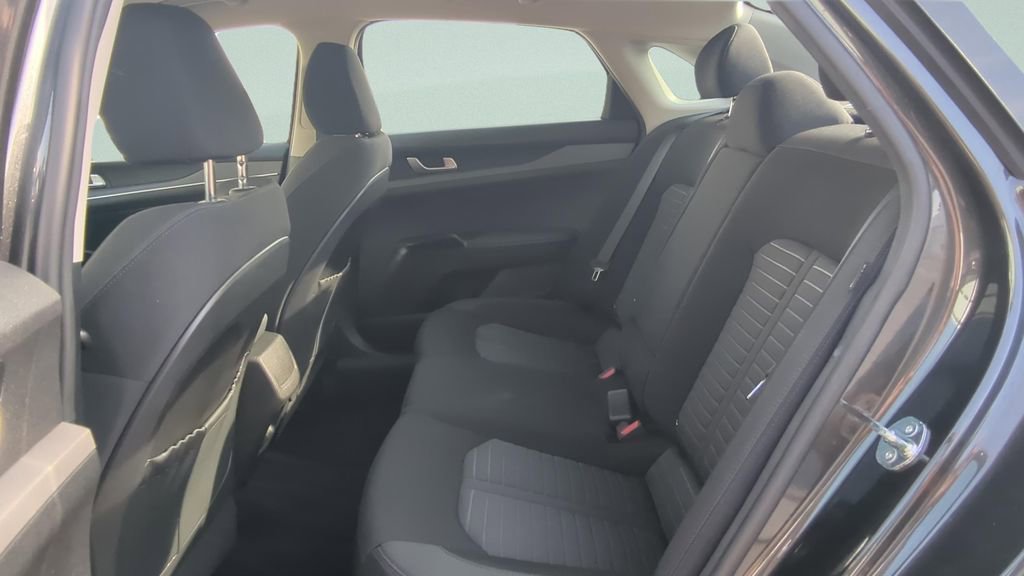 Used 2025 Kia K5 LXS FWD image 9