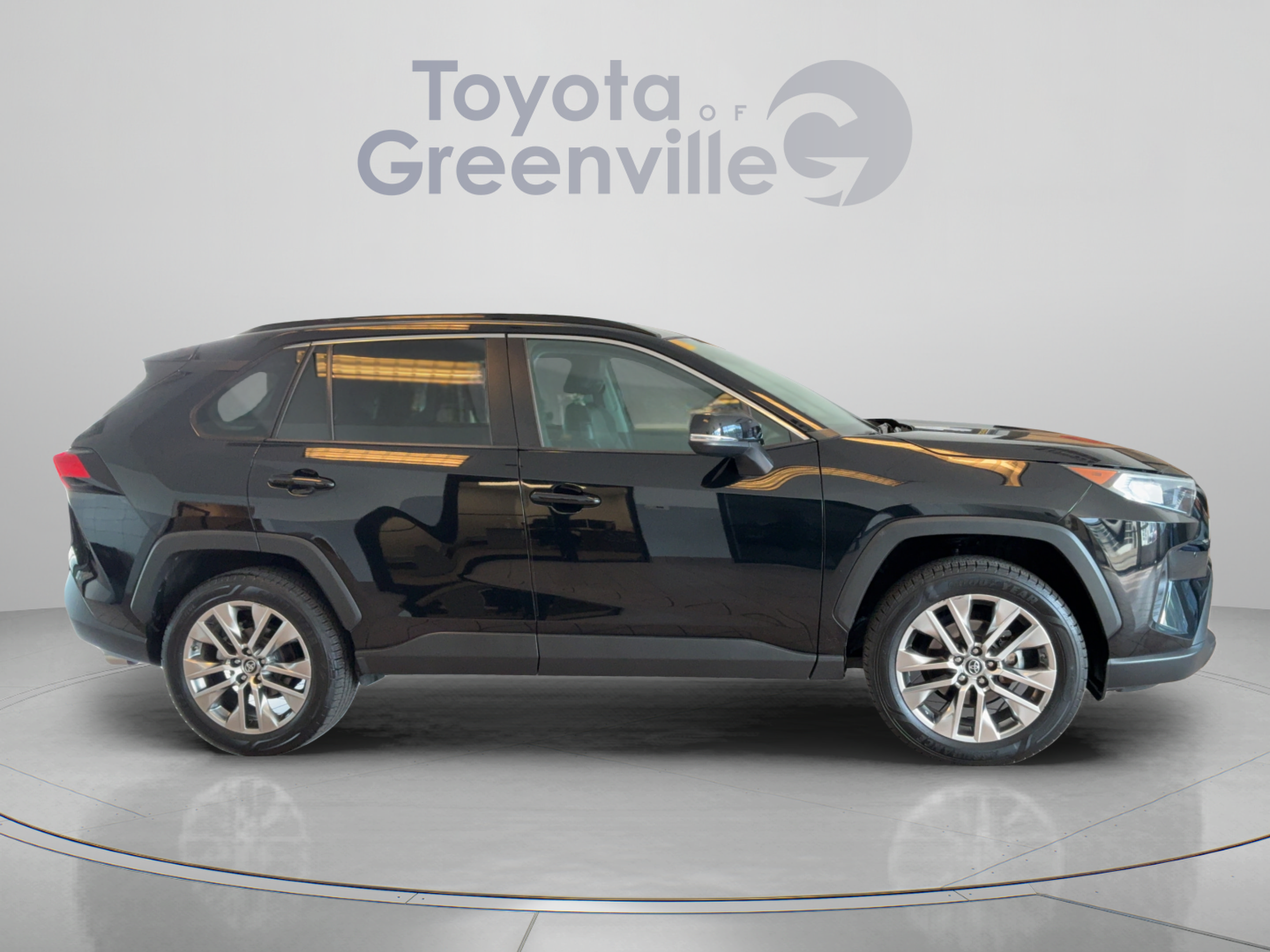 Used 2019 Toyota RAV4 XLE Premium w/ Advanced Technology Package FWD image 7