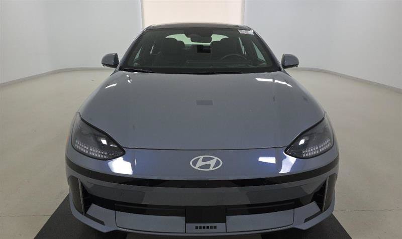 Used 2025 Hyundai Ioniq 6 Limited RWD image 2