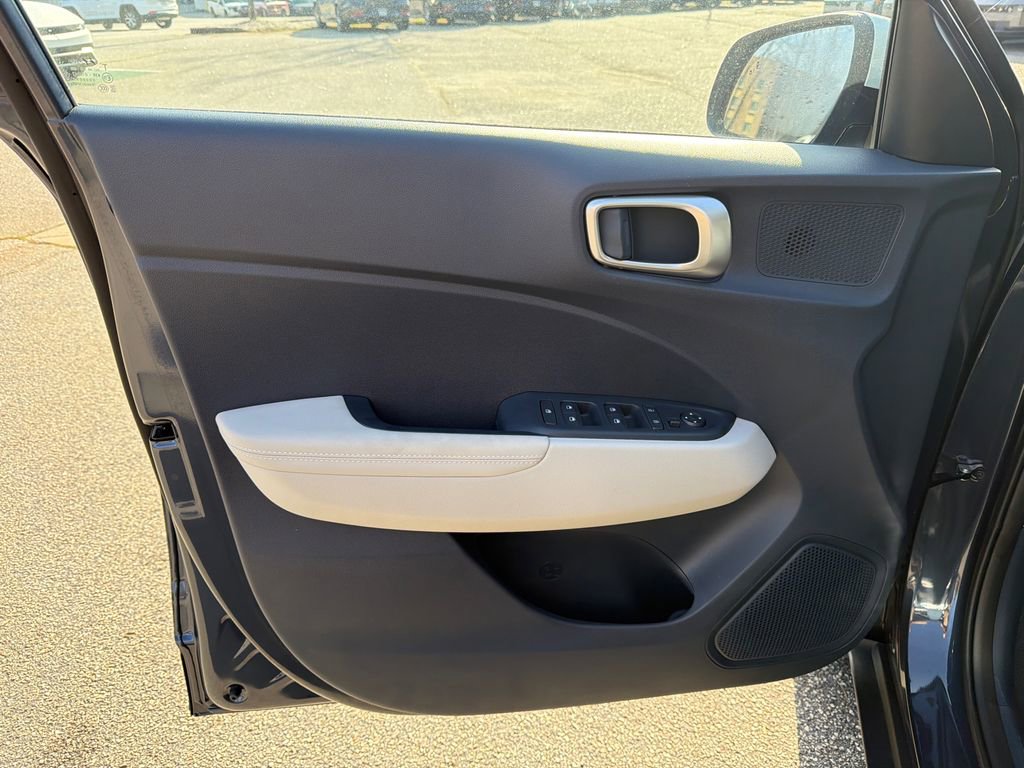 New 2026 Hyundai Venue SEL FWD image 10