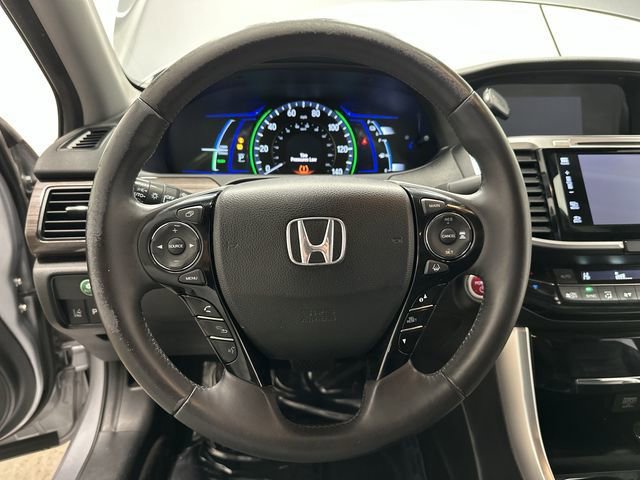 Used 2017 Honda Accord Touring image 8