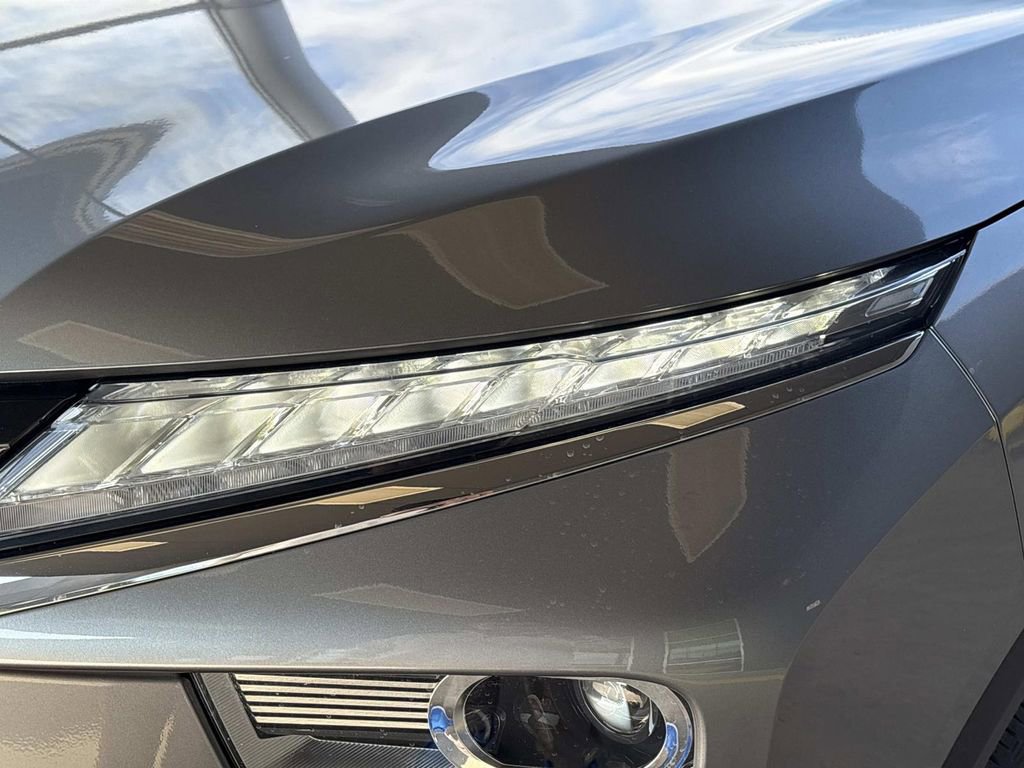 Used 2024 Mitsubishi Eclipse Cross SEL image 10