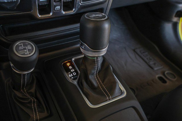 Used 2023 Jeep Wrangler Sahara AWD/4WD image 21