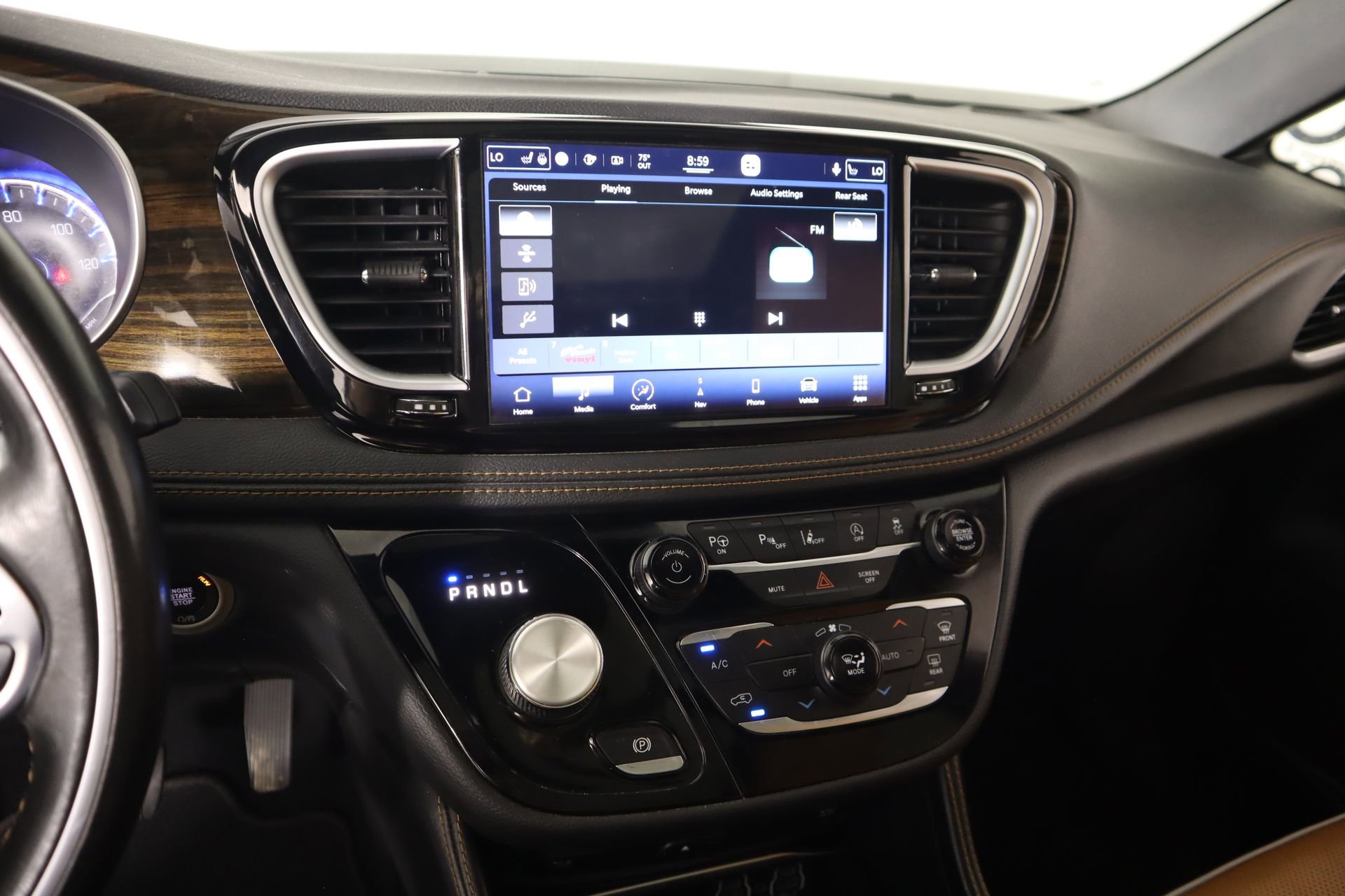 Used 2021 Chrysler Pacifica Pinnacle image 5