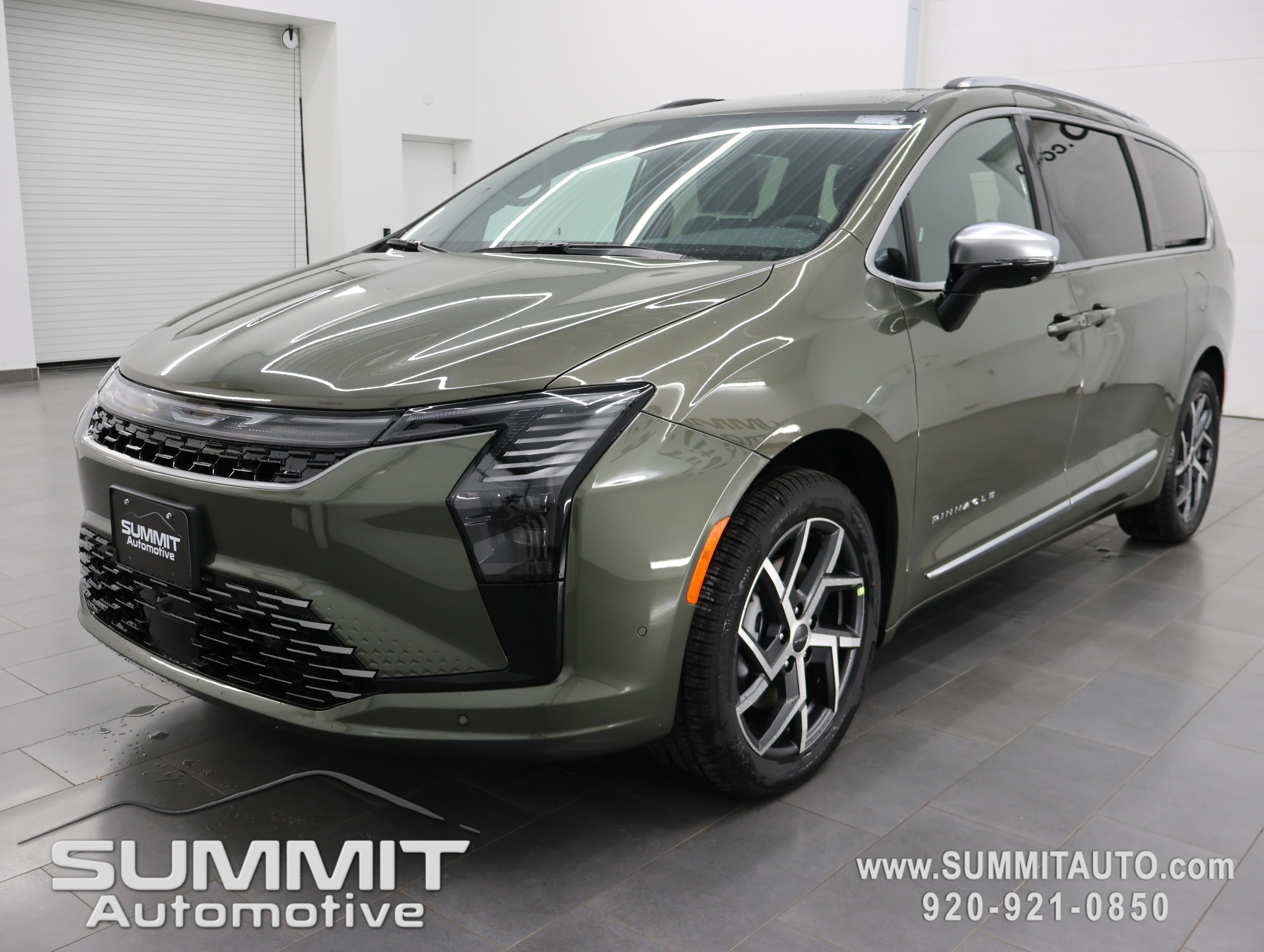 New 2027 Chrysler Pacifica Pinnacle w/ Theater Group AWD/4WD image 6