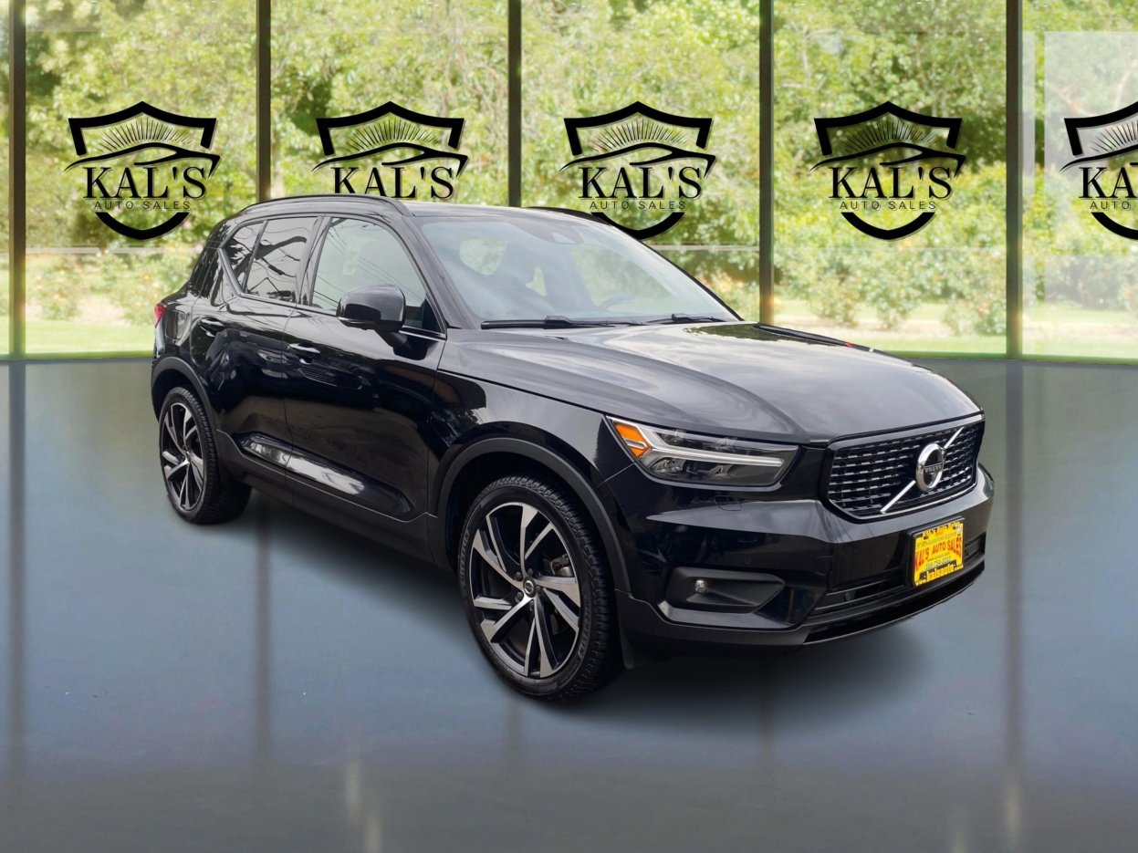 Used 2021 Volvo XC40 T5 R-Design image 3