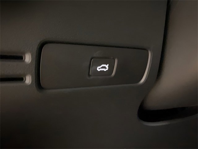 Used 2023 Volvo XC40 Recharge Ultimate w/ Protection Package Premier image 24