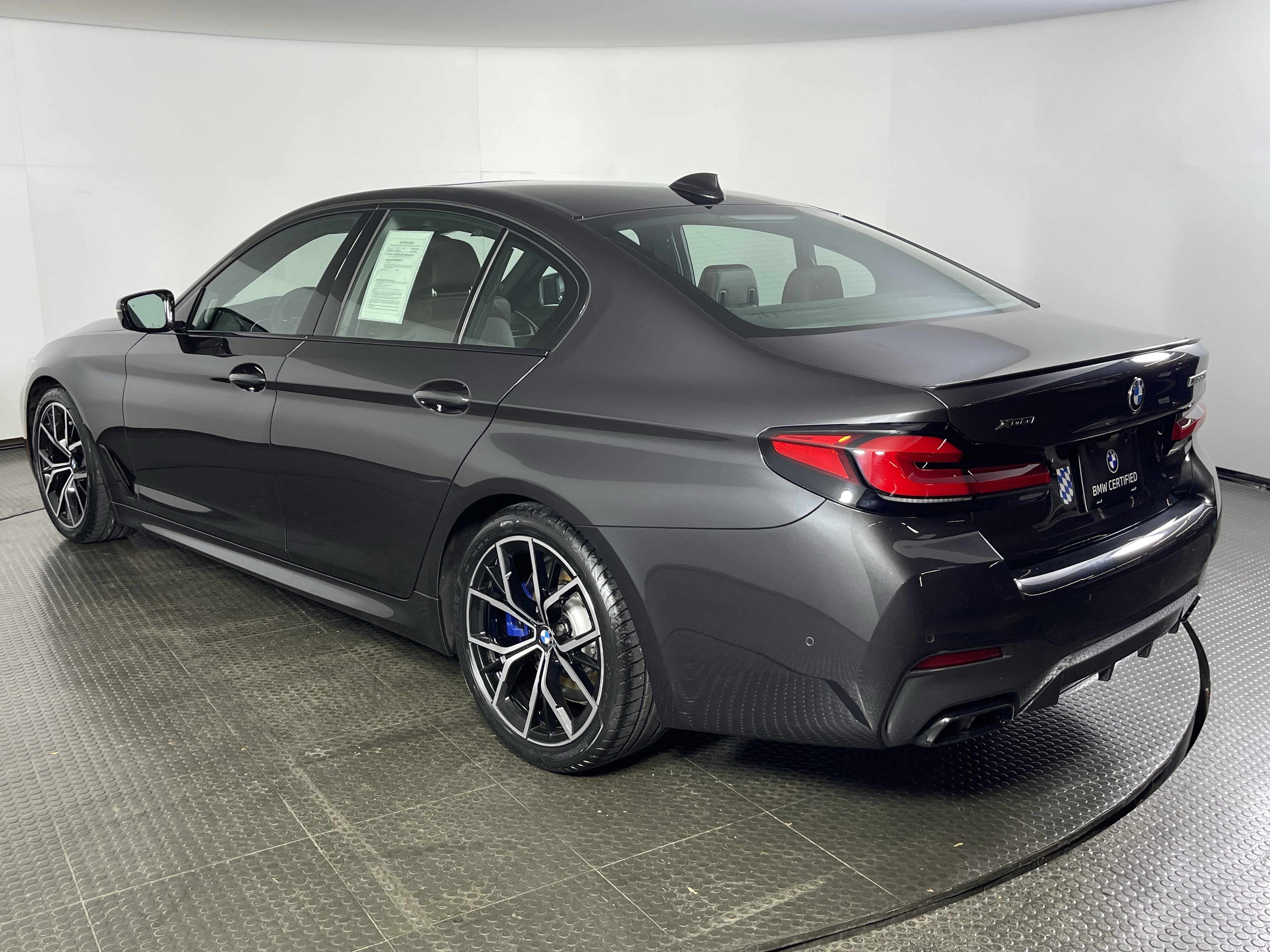 Certified 2022 BMW M550i xDrive w/ Dynamic Handling Package image 6