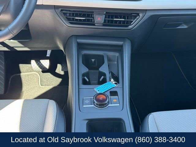 Used 2025 Volkswagen Tiguan SE image 16