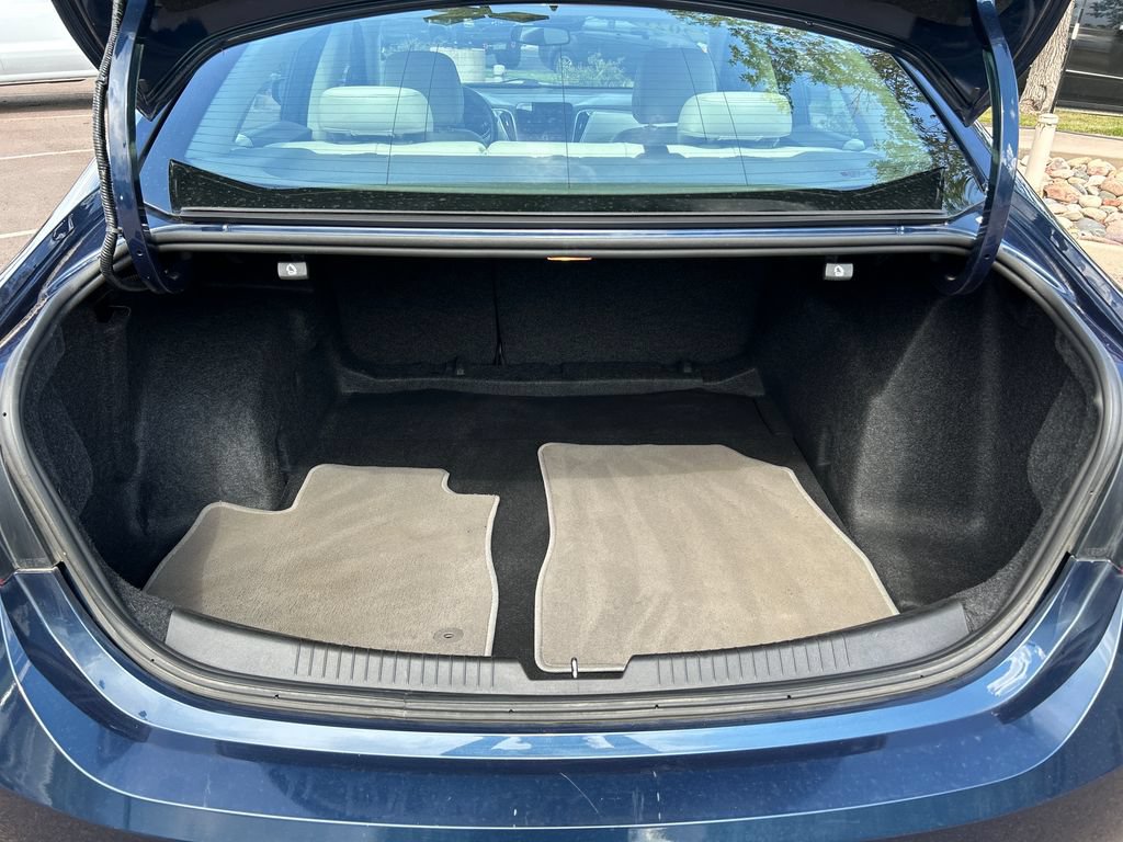 Used 2021 Chevrolet Malibu LT w/ Leather Package FWD image 5