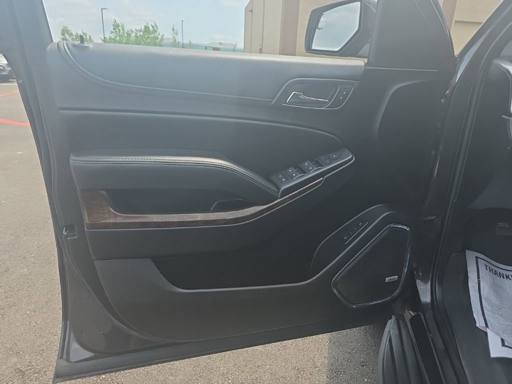 Used 2018 Chevrolet Suburban LT RWD image 9
