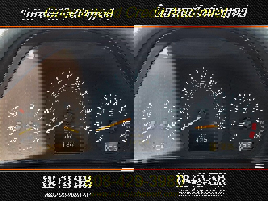 Used 2000 Mercedes-Benz E 320 Sedan image 9