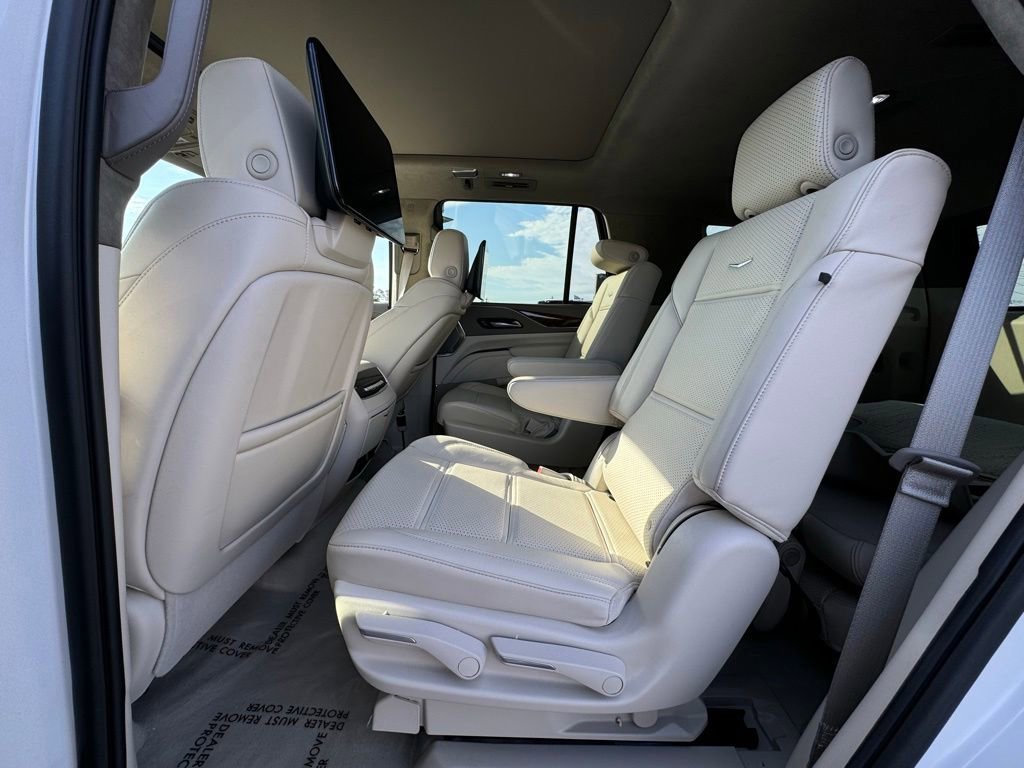 Used 2024 Cadillac Escalade Sport Platinum w/ LPO, ONYX Package AWD/4WD image 35