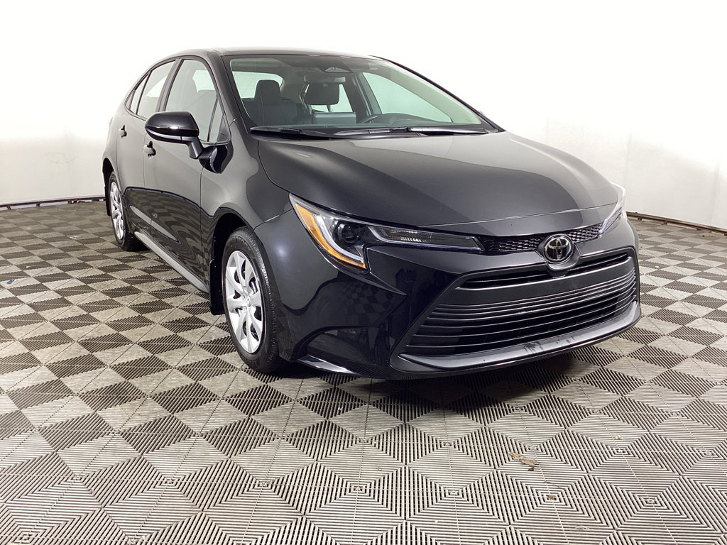 Used 2026 Toyota Corolla LE FWD image 1