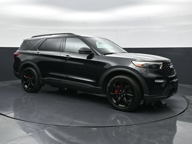 Used 2024 Ford Explorer ST w/ Technology Package AWD/4WD image 3