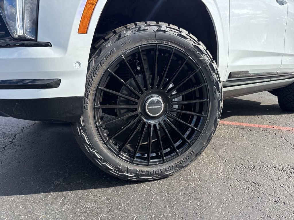 Used 2026 Cadillac Escalade Sport w/ Touring Package image 9