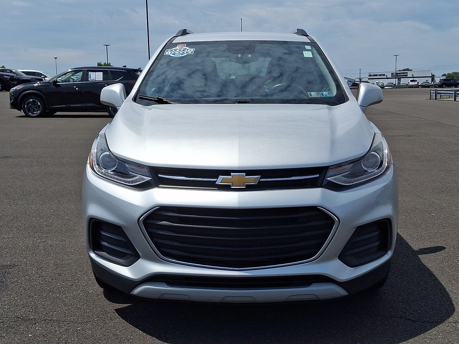 Used 2020 Chevrolet Trax LT w/ LT Convenience Package AWD/4WD image 2
