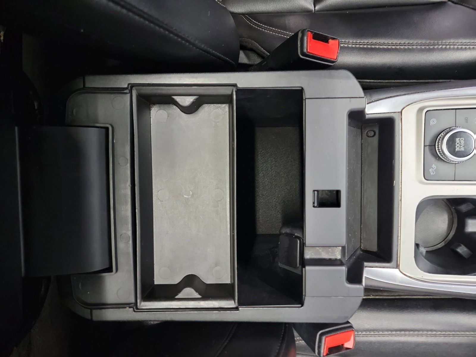 Used 2021 Ford Explorer XLT w/ Equipment Group 202A AWD/4WD image 29