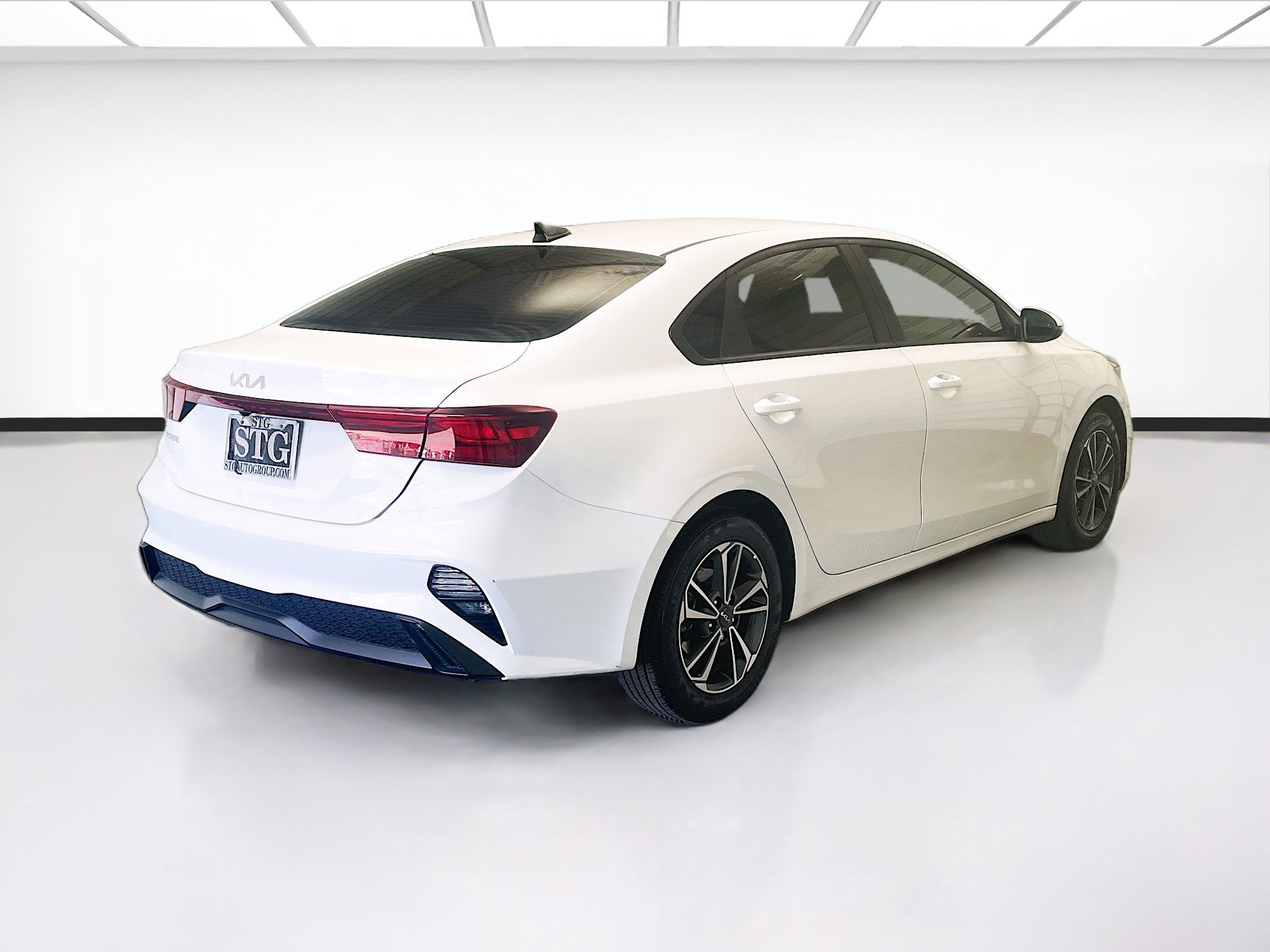 Used 2024 Kia Forte LXS w/ LXS Technology Package FWD image 4
