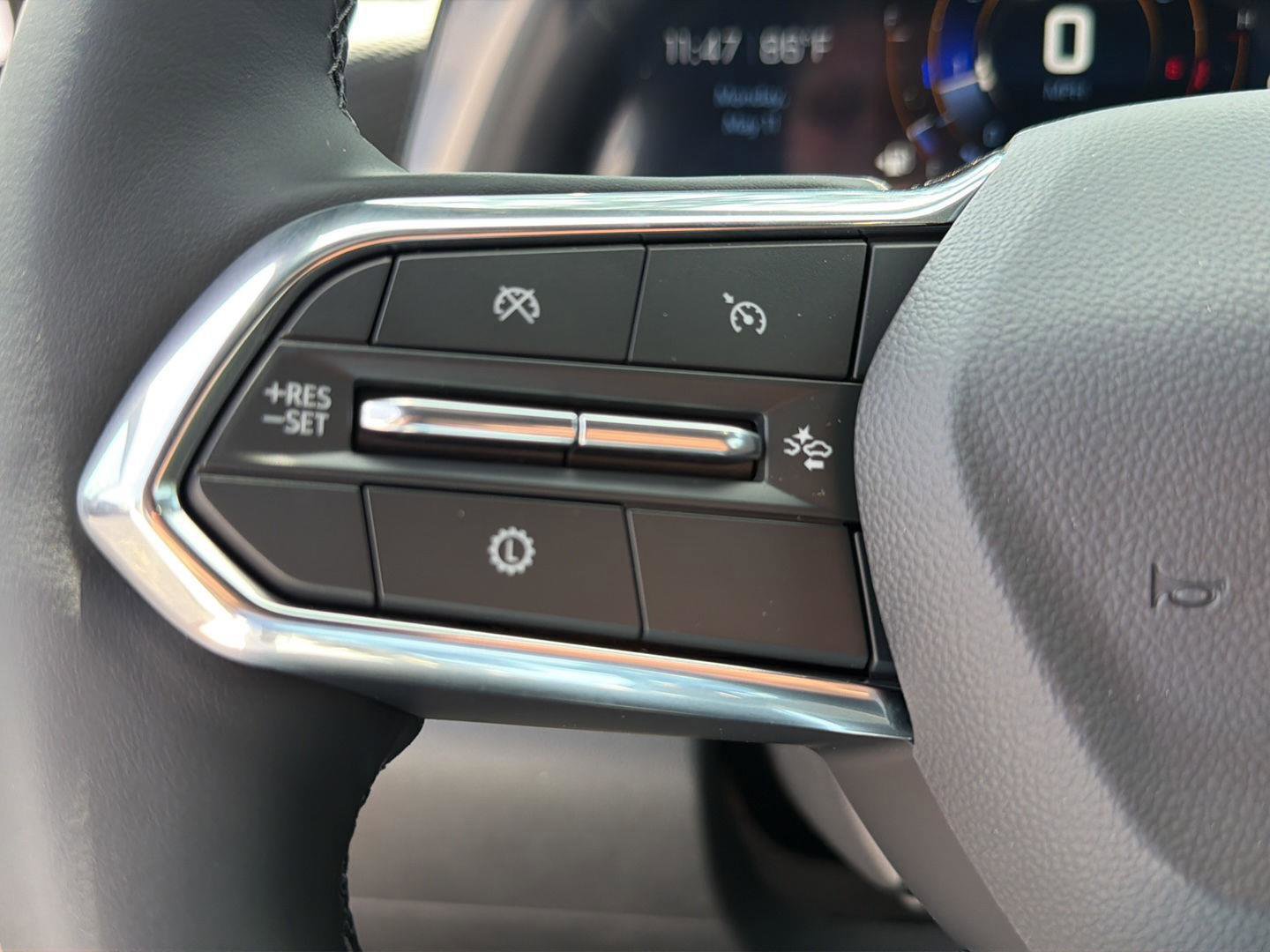 New 2026 Chevrolet Equinox LT w/ Midnight Edition FWD image 20